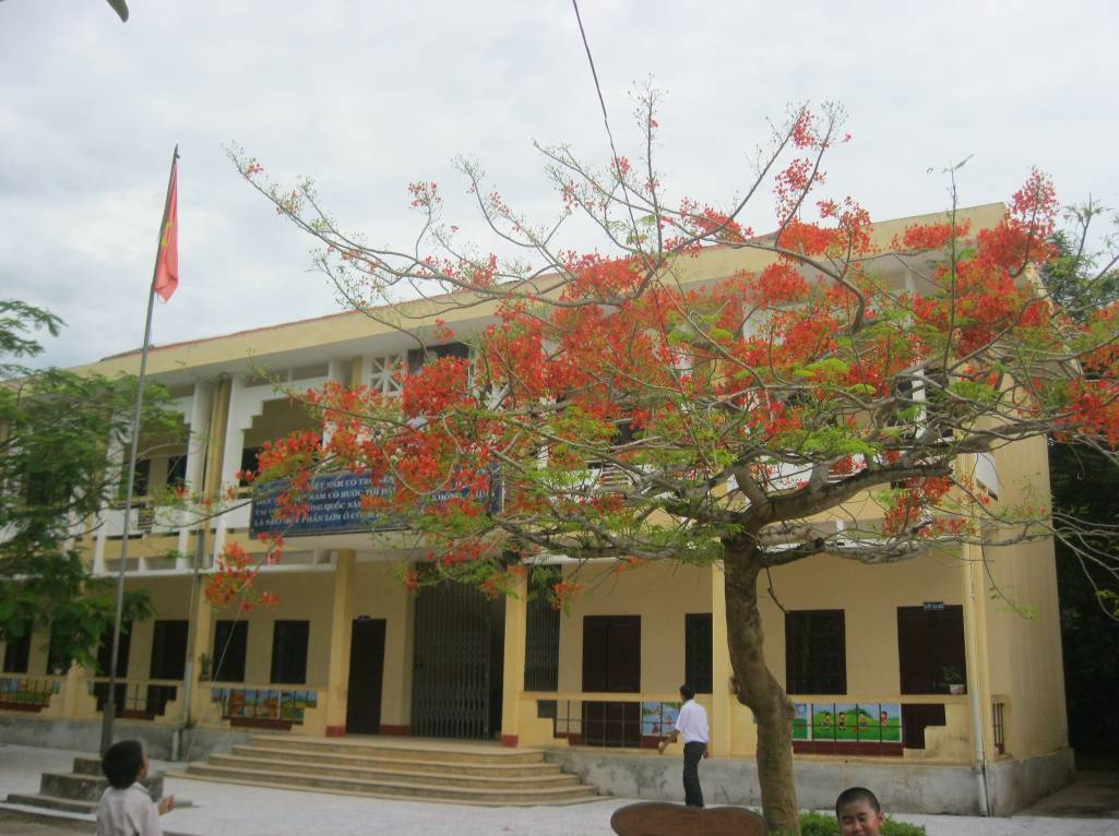 th_vanthuy1.jpg