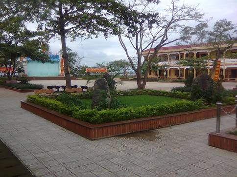 0305anthuy3.jpg