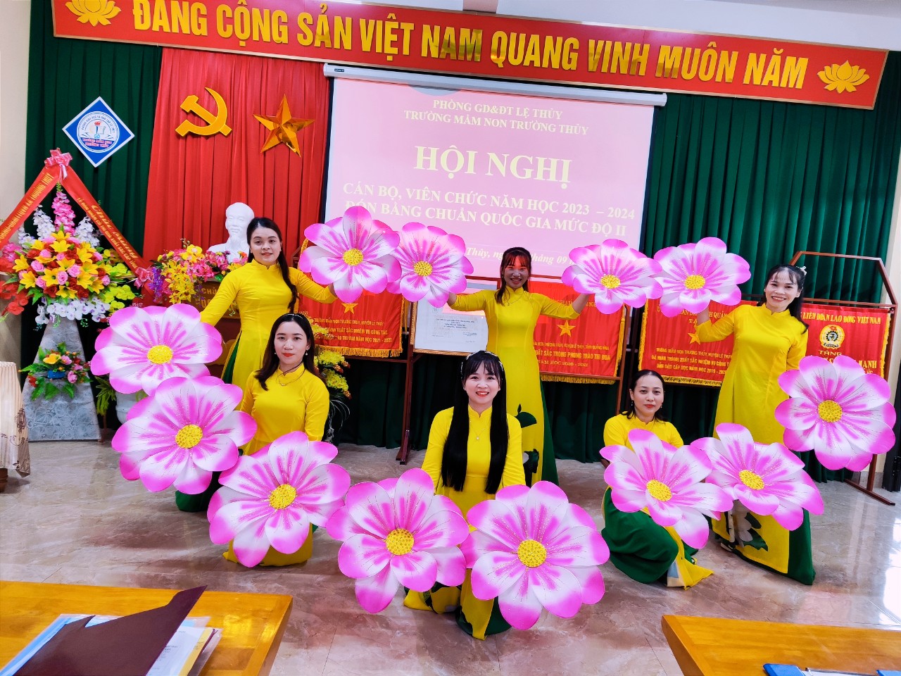 Ảnh 11 Văn nghệ chào mừng.jpg