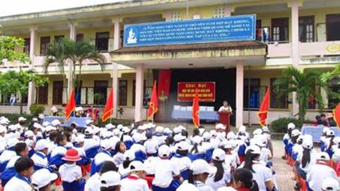 2004phongthuy1.jpg