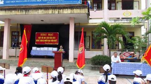 2004phongthuy2.jpg
