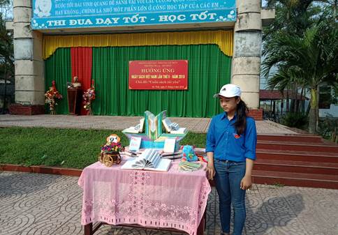 2304anthuy10.jpg
