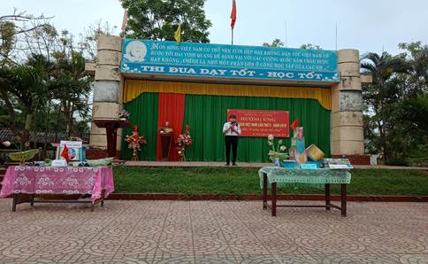 2304anthuy11.jpg