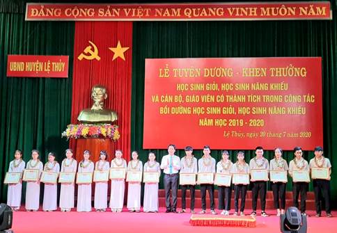 1308av04.jpg