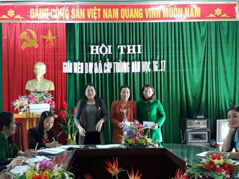 2812camthuy4.jpg